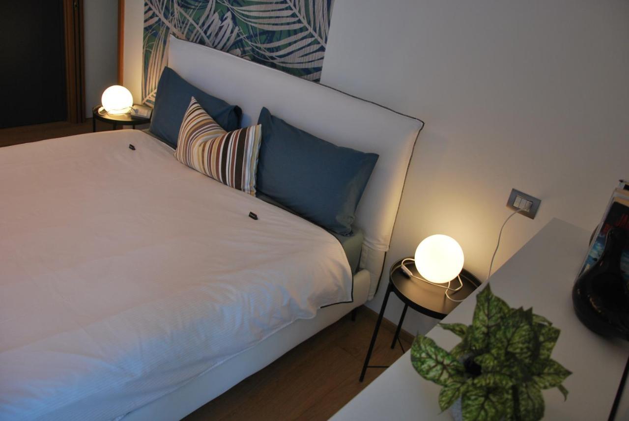 Suite 51 Appartamento Con Terrazzo A 50 Mt Dal Lago - Private Parking (Adults Only) Арона Экстерьер фото