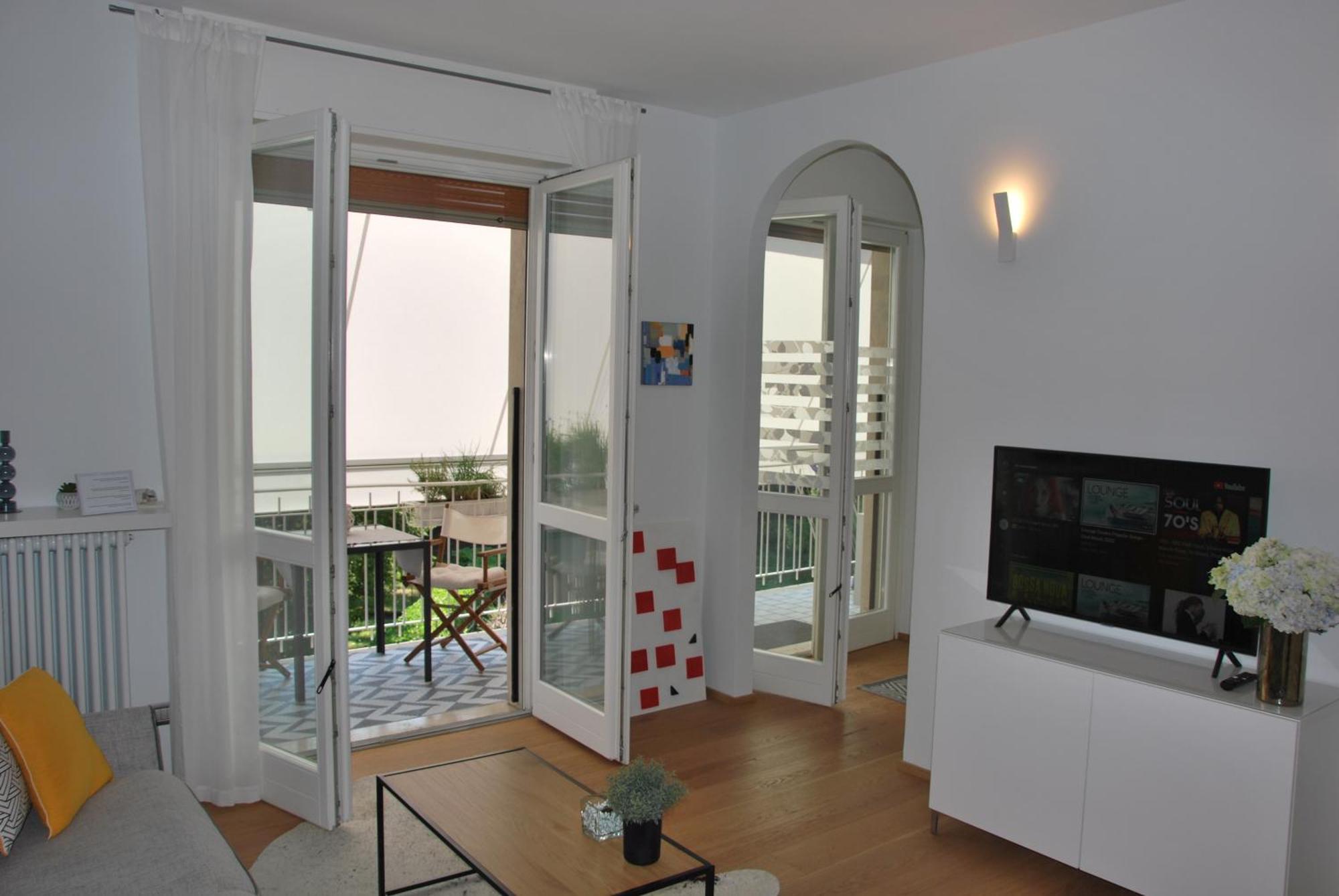 Suite 51 Appartamento Con Terrazzo A 50 Mt Dal Lago - Private Parking (Adults Only) Арона Экстерьер фото