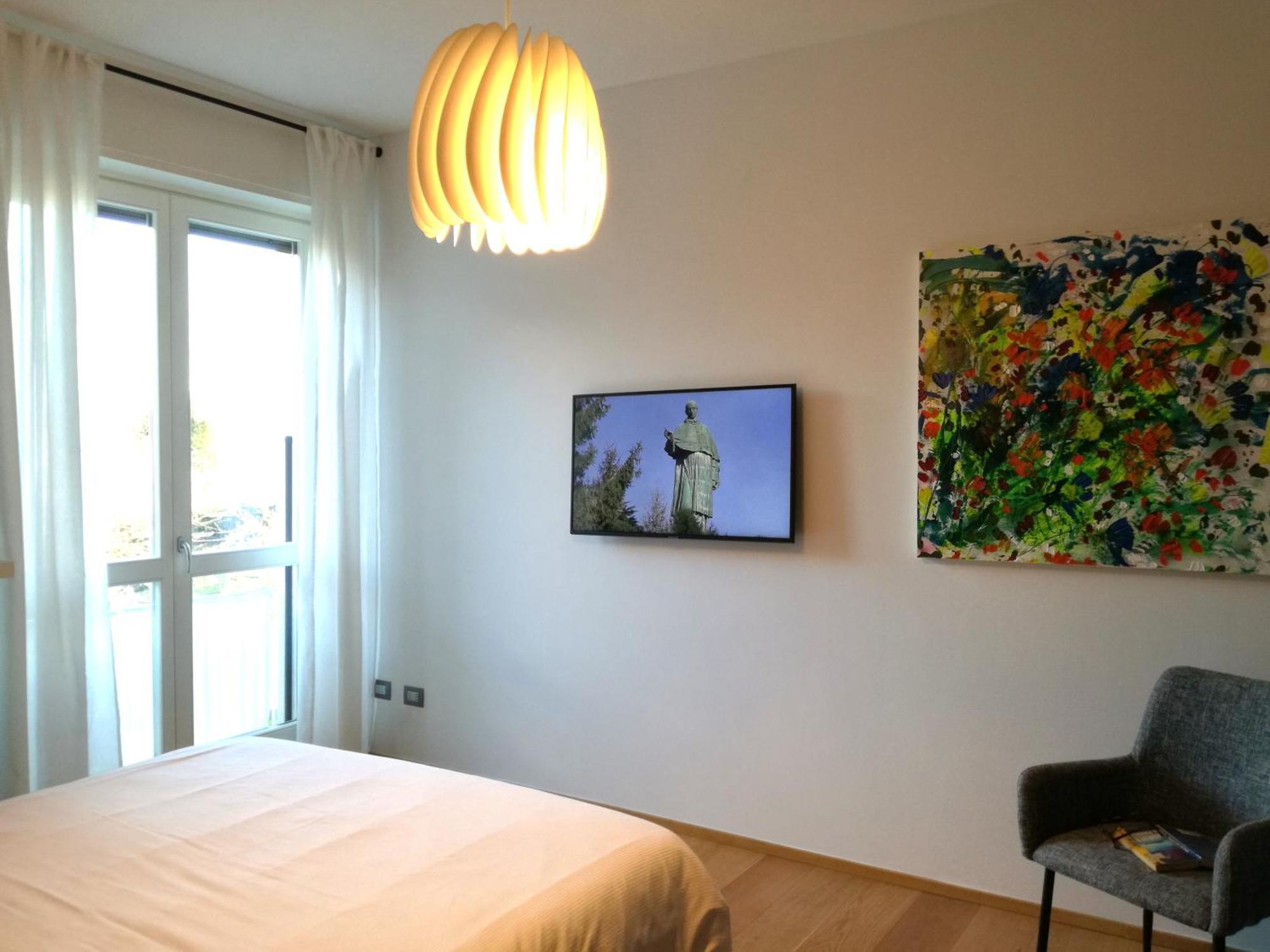 Suite 51 Appartamento Con Terrazzo A 50 Mt Dal Lago - Private Parking (Adults Only) Арона Экстерьер фото