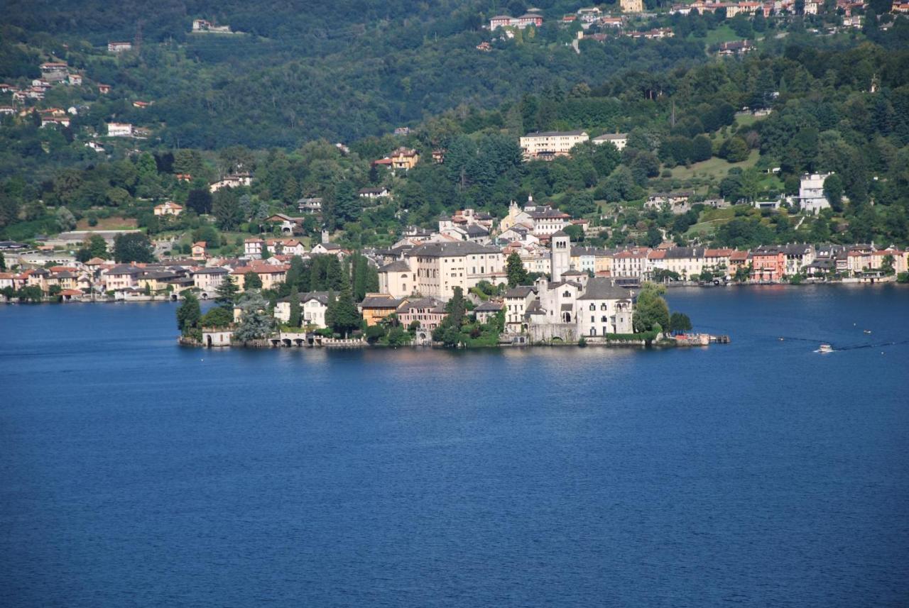 Suite 51 Appartamento Con Terrazzo A 50 Mt Dal Lago - Private Parking (Adults Only) Арона Экстерьер фото