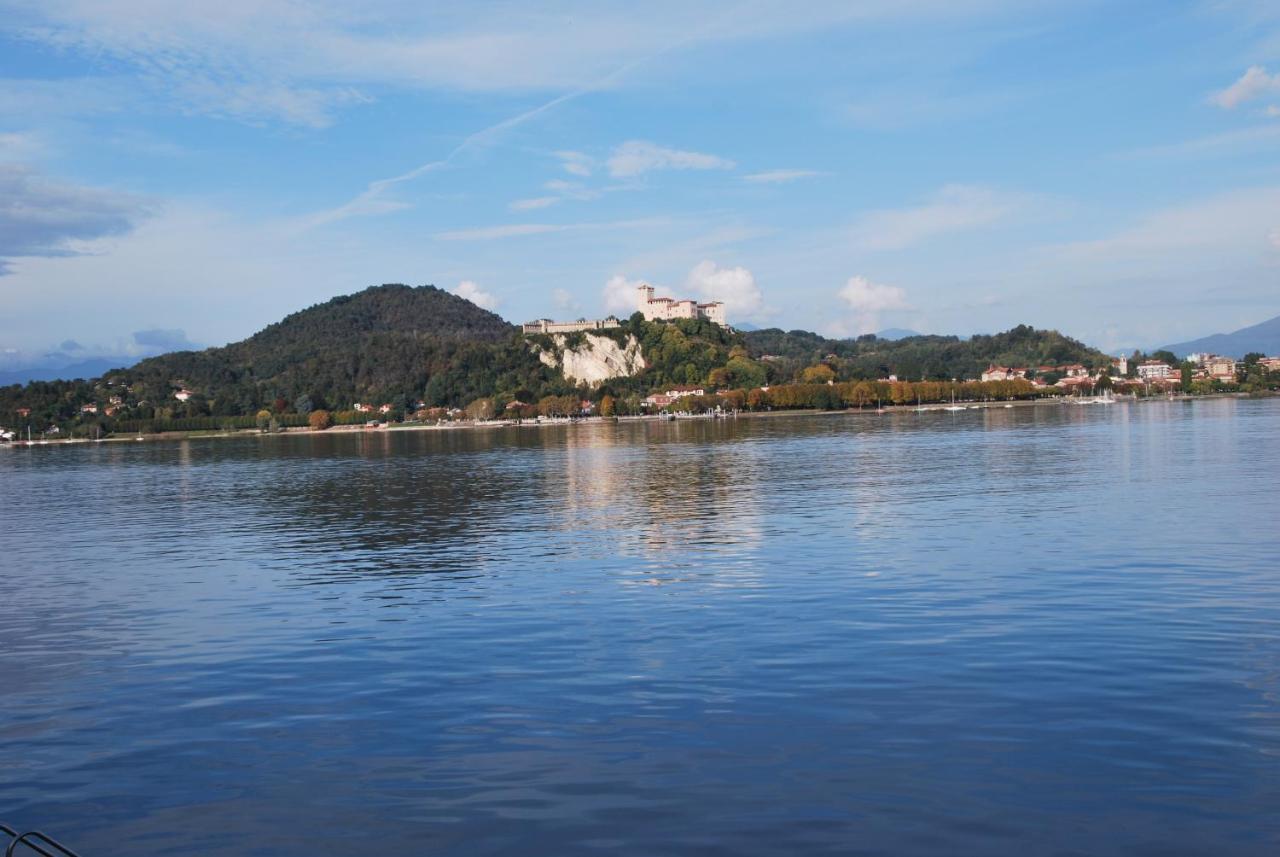 Suite 51 Appartamento Con Terrazzo A 50 Mt Dal Lago - Private Parking (Adults Only) Арона Экстерьер фото